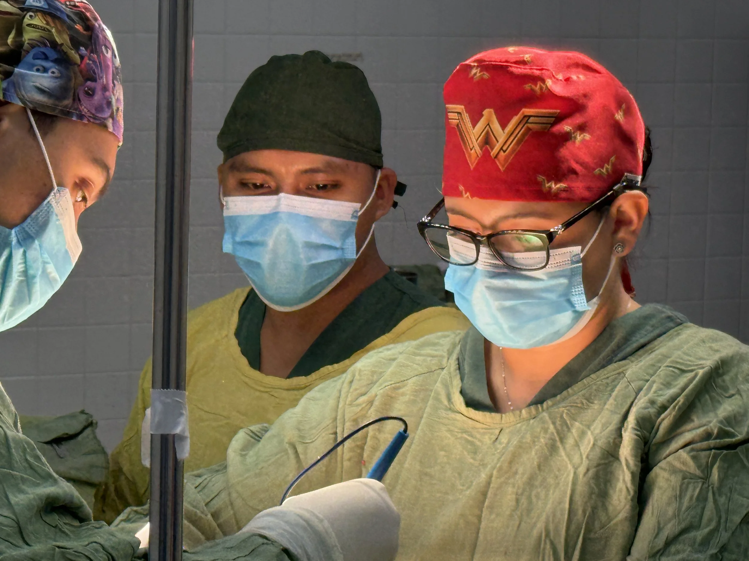 Aid Via Action volunteers and Guatemalan clinicians at work